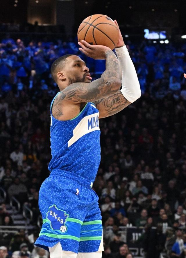 爵士逆转北京队，利拉德高光表现