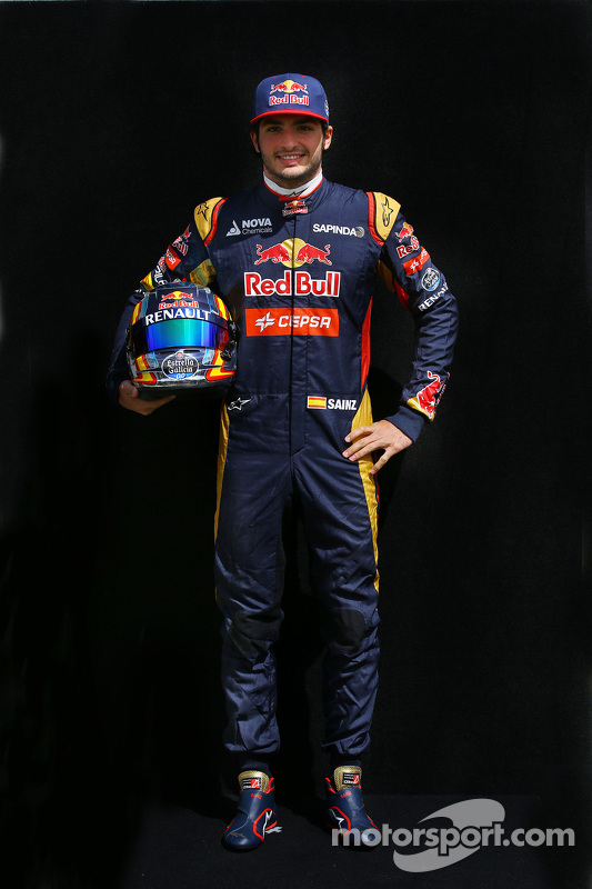 红牛二队逆转雷诺车队，塞恩斯扛起全队