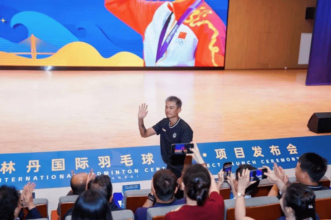 韩国羽毛球队碾压丹麦羽毛球队，林丹爆发神勇