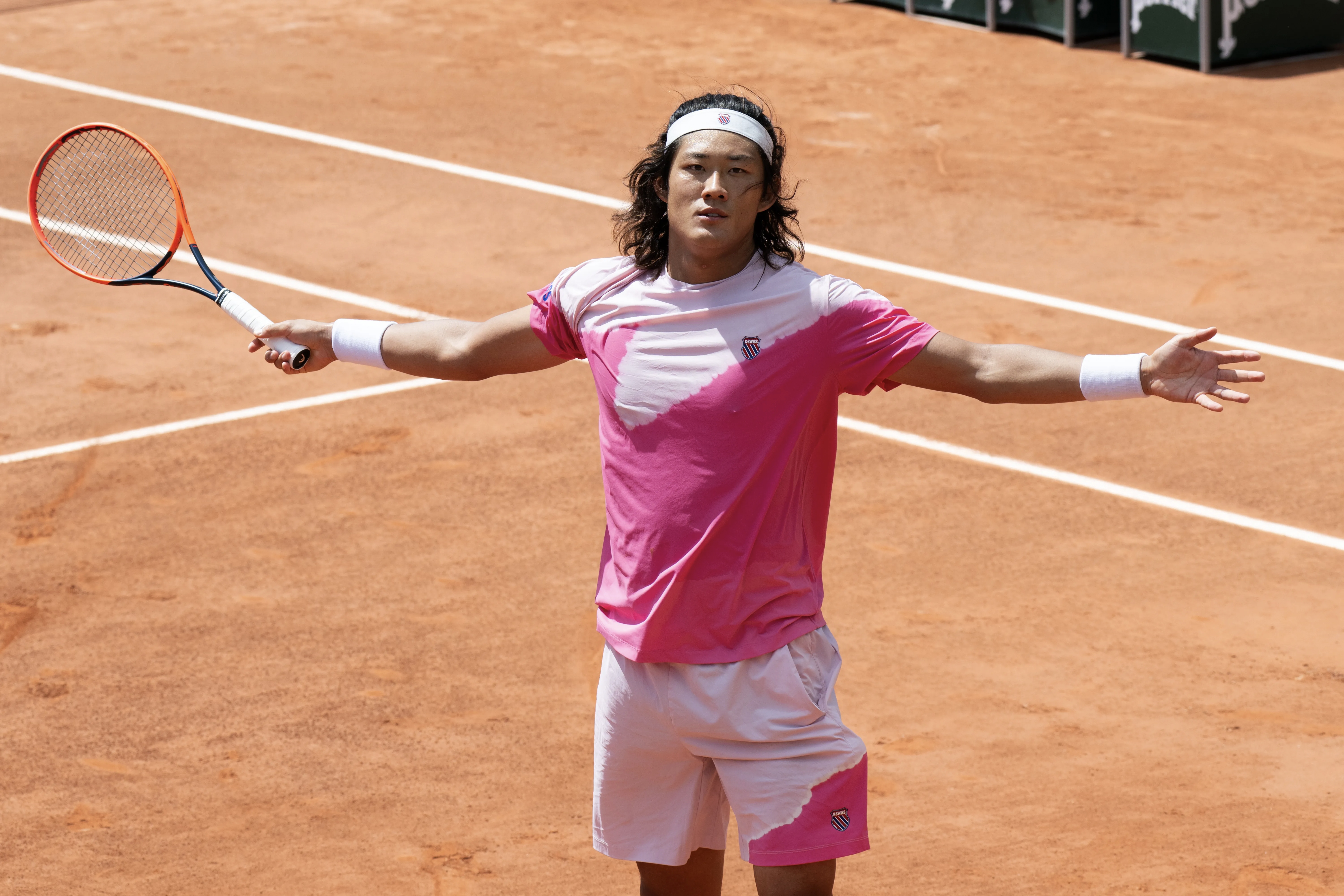 欧洲网球队绝地反击意大利网球队，费德勒送出助攻