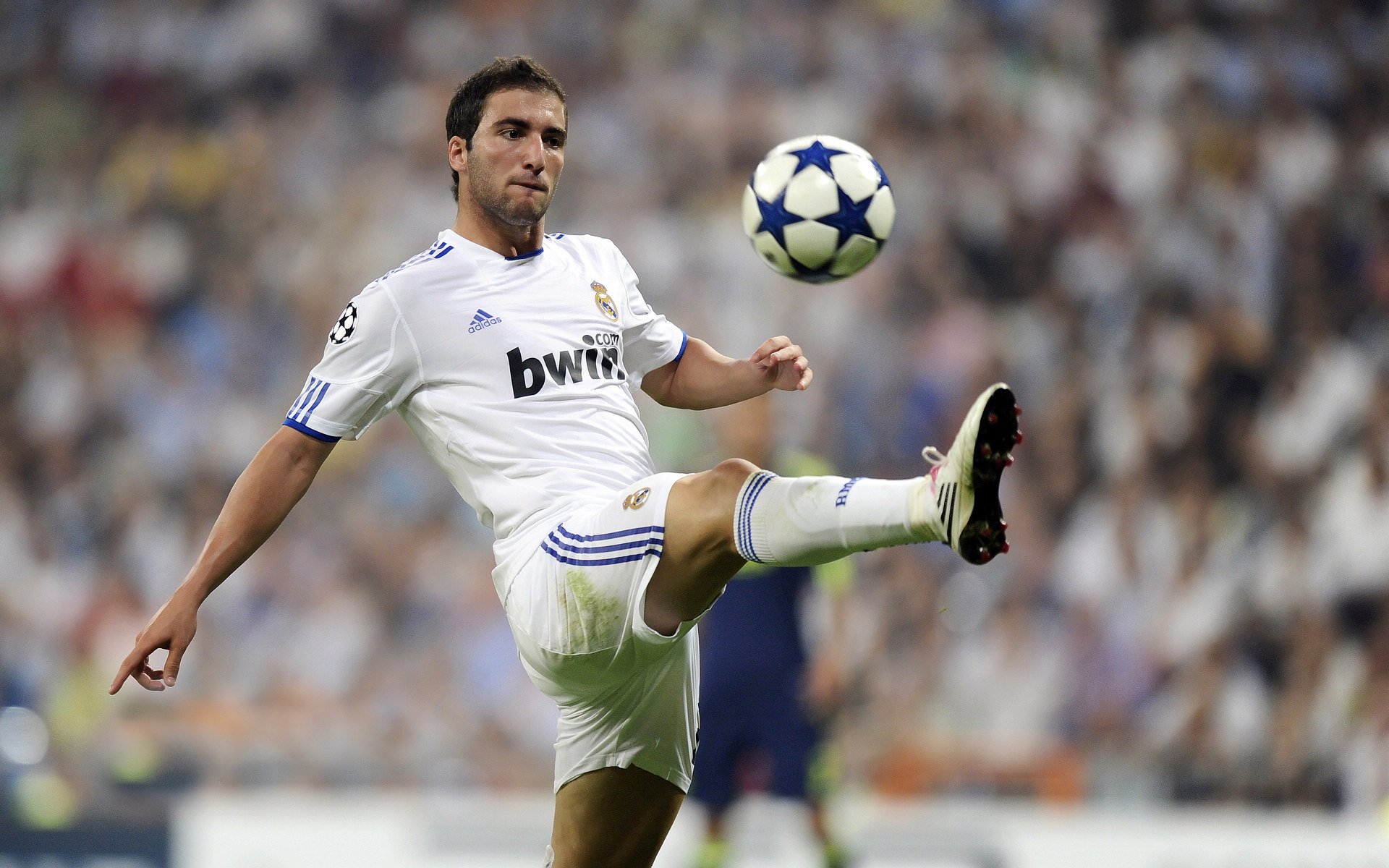 掘金对阵勇士，约基奇防守端锁死对手，颠覆传统认知的全面进化